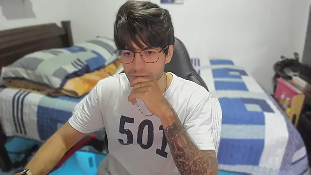 Snapshot of justin_stark7 chatting on 03/17/25, 10:06 justin stark7 online show from 03/17/25, 10:06