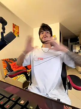 Snapshot of justin_stark7 chatting on 09/09/25, 12:10 justin stark7 online show from 09/09/25, 12:10