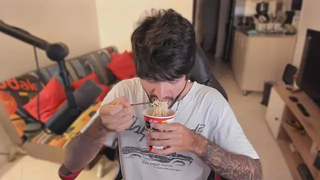 Snapshot of justin_stark7 chatting on 09/11/25, 12:22 justin stark7 online show from 09/11/25, 12:22