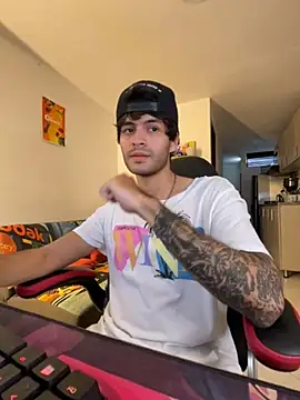 Snapshot of justin_stark7 chatting on 09/19/25, 09:37 justin stark7 online show from 09/19/25, 09:37