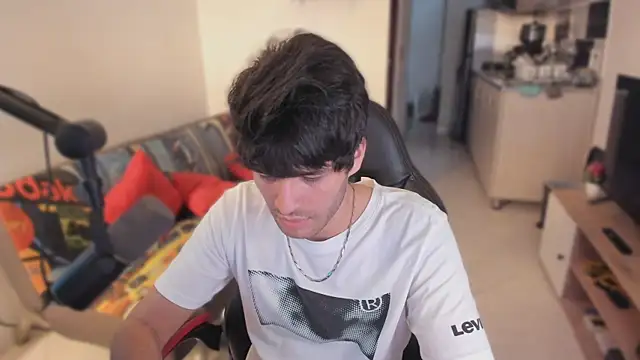 Snapshot of justin_stark7 chatting on 10/04/25, 09:24 justin stark7 online show from 10/04/25, 09:24