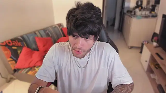 Snapshot of justin_stark7 chatting on 10/17/25, 09:50 justin stark7 online show from 10/17/25, 09:50