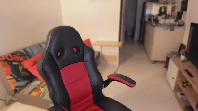 Snapshot of justin_stark7 chatting on 10/21/25, 09:37 justin stark7 online show from 10/21/25, 09:37