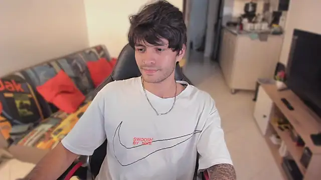 Snapshot of justin_stark7 chatting on 10/31/25, 09:27 justin stark7 online show from 10/31/25, 09:27