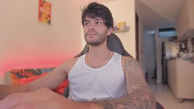 Snapshot of justin_stark7 chatting on 11/13/25, 08:52 justin stark7 online show from 11/13/25, 08:52