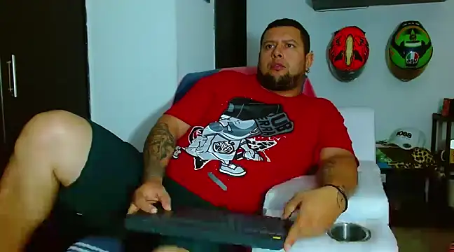 Snapshot of Michaell_Myerss_ chatting on 02/27/25, 02:21 Michaell Myerss online show from 02/27/25, 02:21