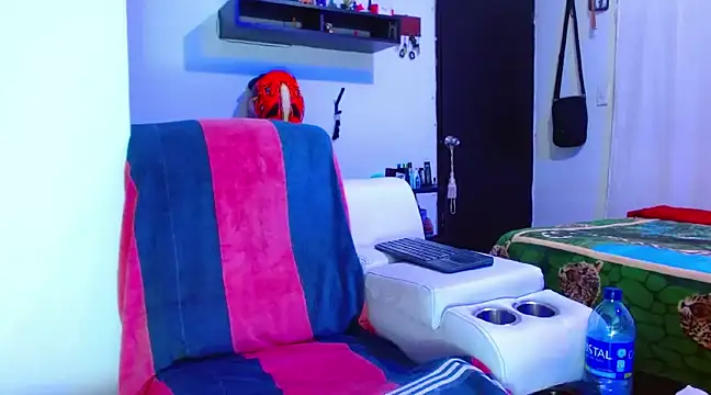 Snapshot of Michaell_Myerss_ chatting on 02/28/25, 09:33 Michaell Myerss online show from 02/28/25, 09:33