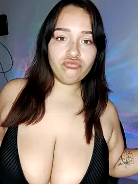 Snapshot of Angiee2001 chatting on 03/08/25, 01:39 Angiee2001 online show from 03/08/25, 01:39