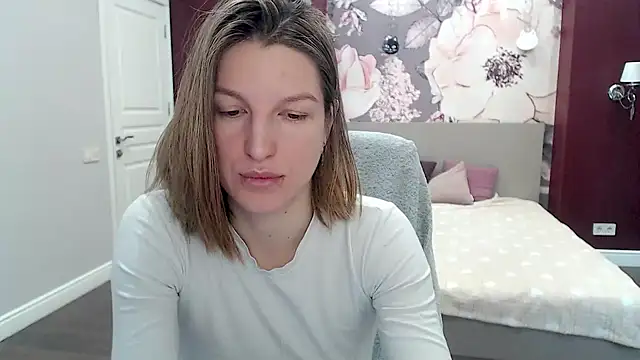 EmilyWalkeri online show from 02/06/25, 07:56