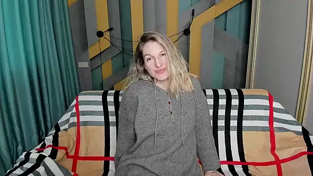EmilyWalkeri online show from 12/18/25, 07:36