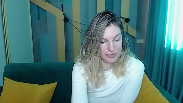 EmilyWalkeri online show from 03/04/26, 08:20
