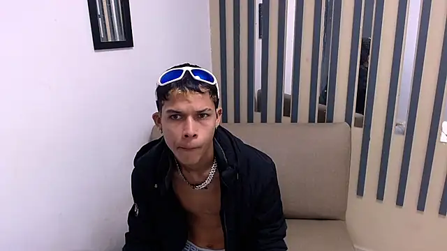 Snapshot of Levis_Montes chatting on 01/31/25, 12:51 Levis Montes online show from 01/31/25, 12:51