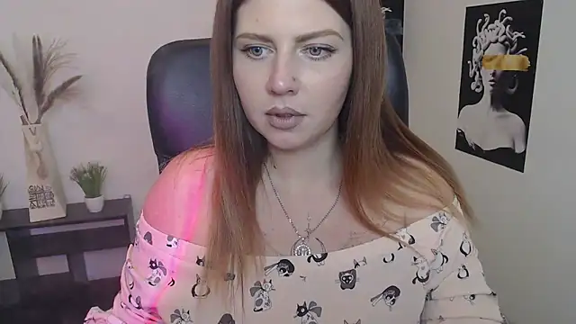 Snapshot of Lizzy_Love chatting on 03/13/25, 11:49 Lizzy Love online show from 03/13/25, 11:49