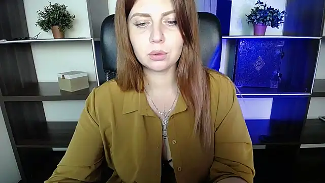 Snapshot of Lizzy_Love chatting on 03/14/25, 11:53 Lizzy Love online show from 03/14/25, 11:53