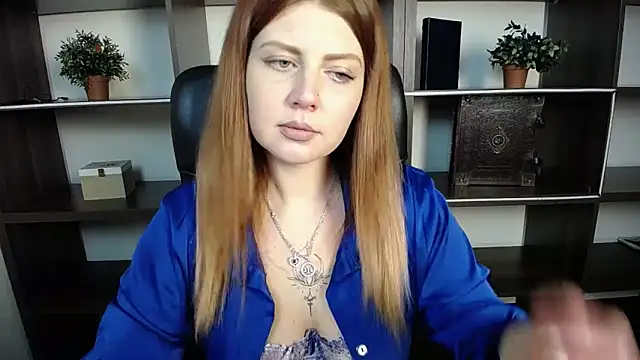 Snapshot of Lizzy_Love chatting on 03/22/25, 10:15 Lizzy Love online show from 03/22/25, 10:15