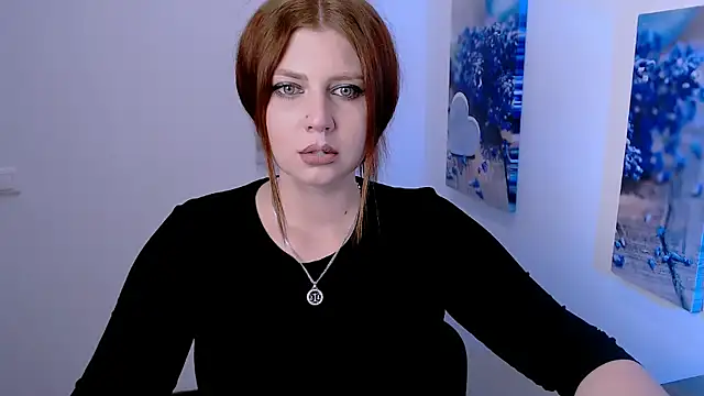 Snapshot of Lizzy_Love chatting on 11/07/25, 11:54 Lizzy Love online show from 11/07/25, 11:54