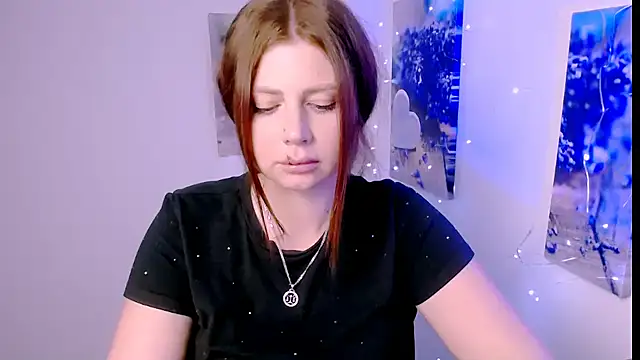 Snapshot of Lizzy_Love chatting on 01/07/26, 12:18 Lizzy Love online show from 01/07/26, 12:18