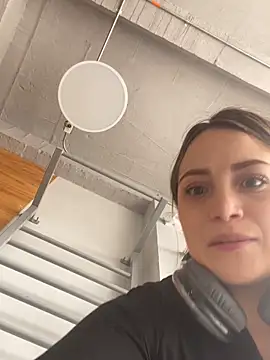 Snapshot of cindy_love2 chatting on 02/18/26, 02:24 cindy love2 online show from 02/18/26, 02:24