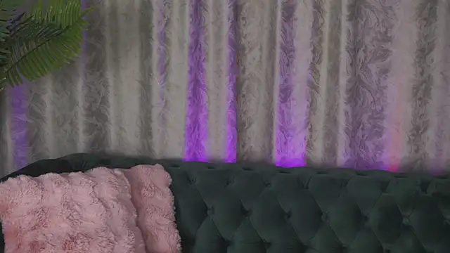 FoxieJullia online show from 02/02/25, 07:41