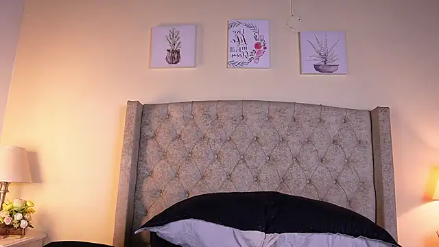 allisson m online show from 06/10/26, 12:04