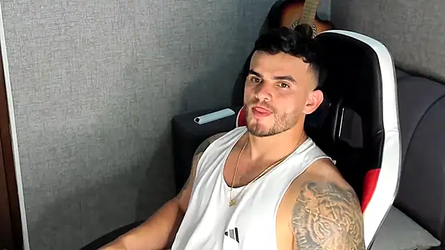 Ricardogo19 online show from 11/05/25, 01:05