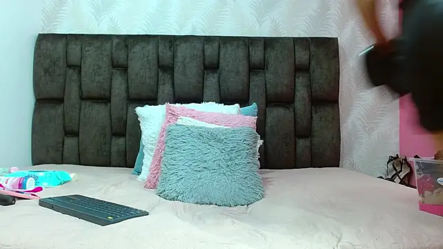 Snapshot of JuanitaDelMar chatting on 02/05/25, 10:19 JuanitaDelMar online show from 02/05/25, 10:19