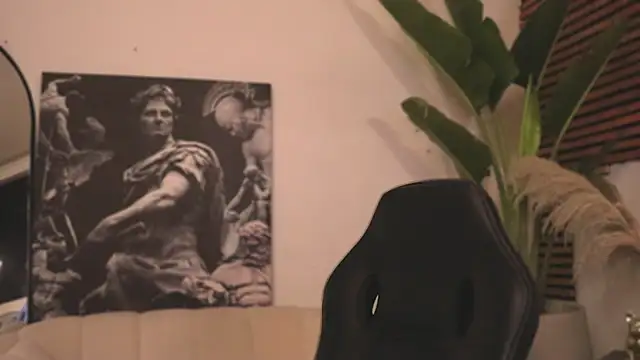 Logan Varela online show from 02/18/25, 12:26