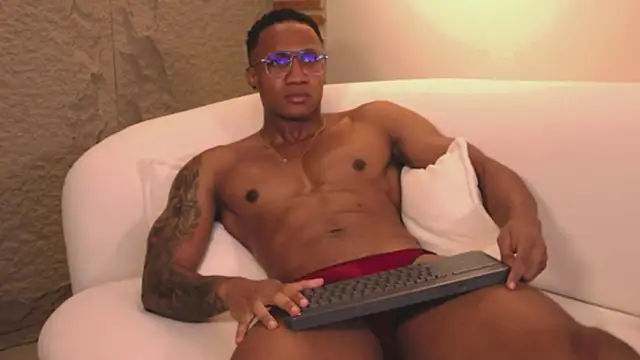 Logan Varela online show from 03/03/25, 11:14