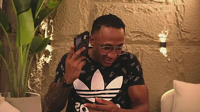 Logan Varela online show from 03/16/25, 01:49