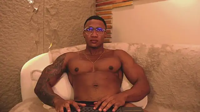 Logan Varela online show from 03/17/25, 10:38