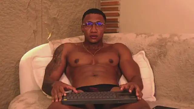 Logan Varela online show from 03/18/25, 04:47