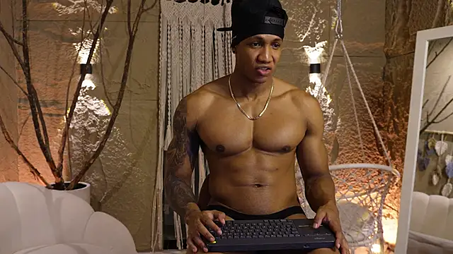 Logan Varela online show from 09/11/25, 12:38