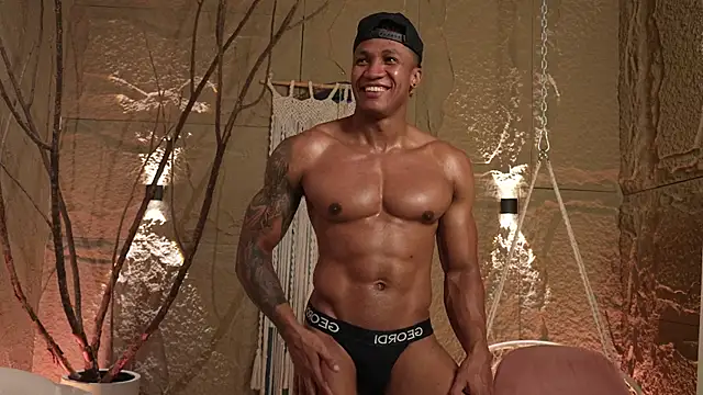 Logan Varela online show from 09/25/25, 01:15