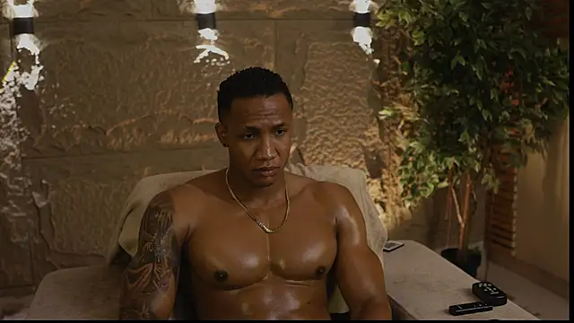 Logan Varela online show from 10/01/25, 01:39