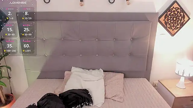 Agatha Vixen online show from 02/12/25, 03:38