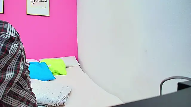 yourcuteneighbourr online show from 01/10/25, 03:07