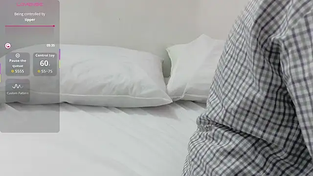 yourcuteneighbourr online show from 12/02/25, 03:45