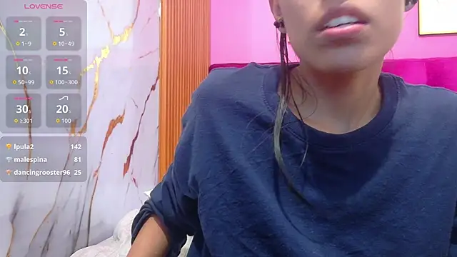 Snapshot of yourcuteneighbourr chatting on 06/25/26, 05:12 yourcuteneighbourr online show from 06/25/26, 05:12