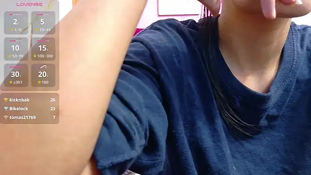 Snapshot of yourcuteneighbourr chatting on 06/26/26, 03:00 yourcuteneighbourr online show from 06/26/26, 03:00