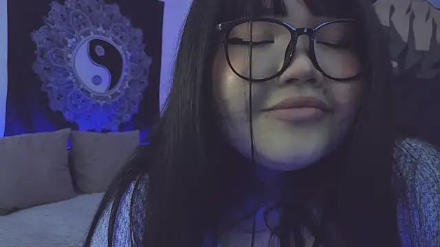 Snapshot of LeyaKan chatting on 01/15/25, 11:08 LeyaKan online show from 01/15/25, 11:08