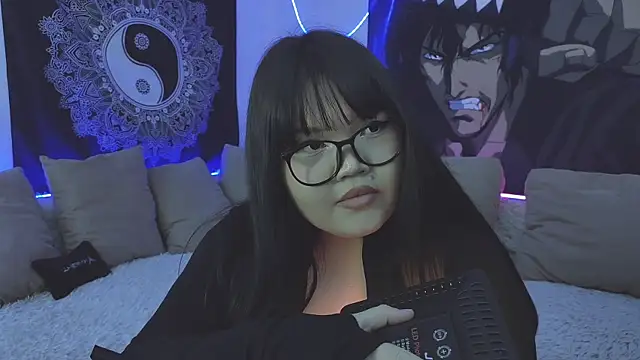 Snapshot of LeyaKan chatting on 01/27/25, 09:55 LeyaKan online show from 01/27/25, 09:55