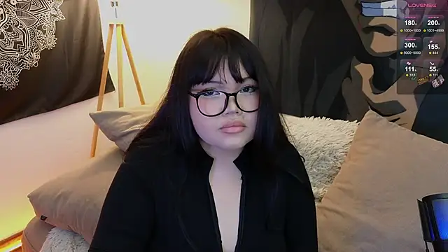 Snapshot of LeyaKan chatting on 02/25/25, 08:09 LeyaKan online show from 02/25/25, 08:09