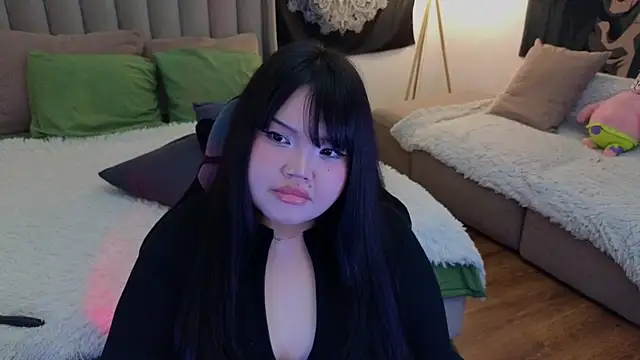 Snapshot of LeyaKan chatting on 03/14/25, 09:00 LeyaKan online show from 03/14/25, 09:00