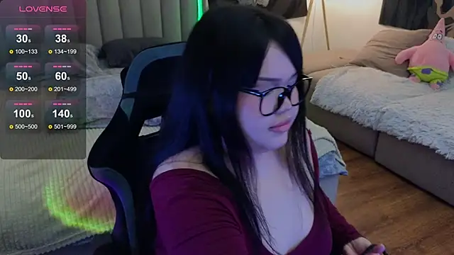 Snapshot of LeyaKan chatting on 03/19/25, 09:05 LeyaKan online show from 03/19/25, 09:05