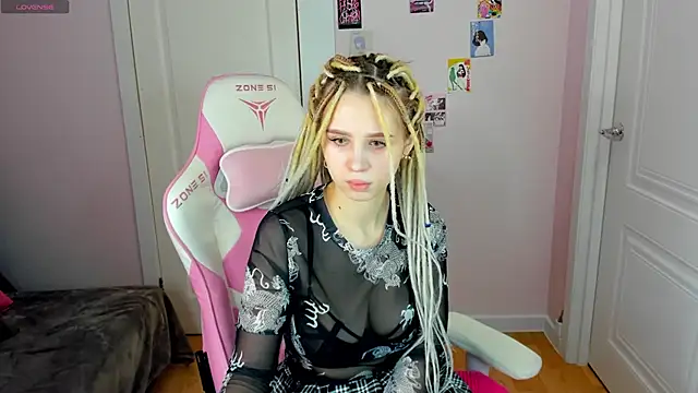 Valerie Woods online show from 12/27/24, 01:22