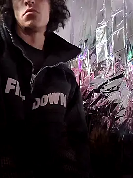 gurlnips online show from 03/05/25, 01:42