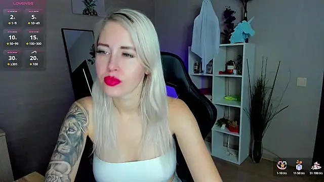 Mermaid N online show from 11/12/25, 01:39