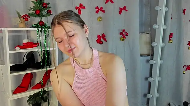 Snapshot of Rebecca_Kelly chatting on 12/16/24, 06:16 Rebecca Kelly online show from 12/16/24, 06:16