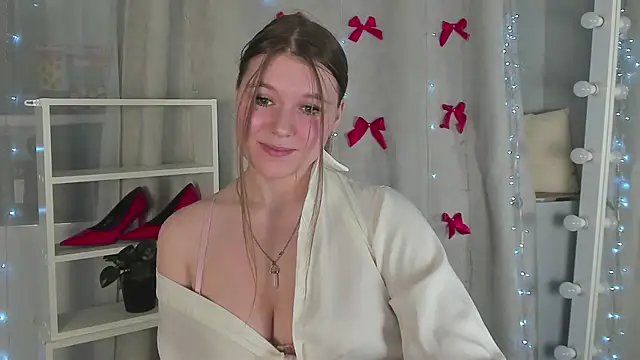 Snapshot of Rebecca_Kelly chatting on 01/05/25, 06:35 Rebecca Kelly online show from 01/05/25, 06:35