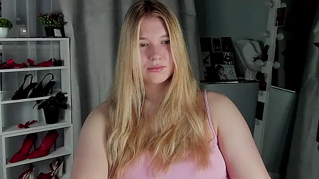 Rebecca Kelly online show from 11/11/25, 02:33